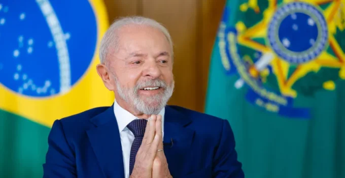 Governo Lula envia ao Congresso PL que extingue escala 6x1 e reduz jornada para 40 horas semanais