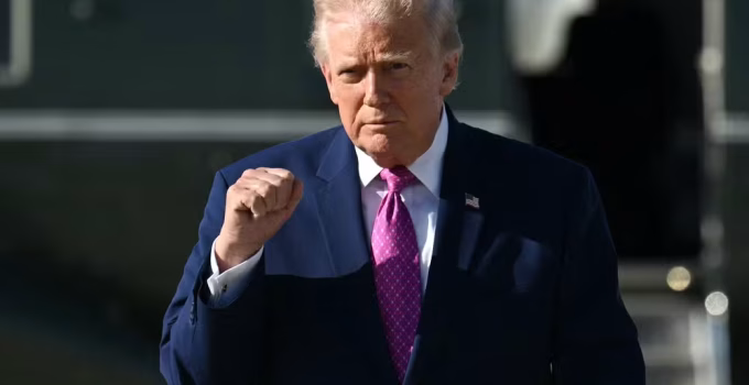 Trump afirma que Xi Jinping prometeu não enviar armas ao Irã e que China apoia reabertura do Estreito de Ormuz