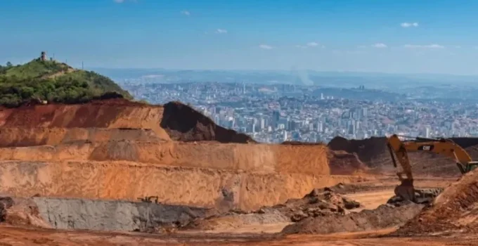 As Digitais de Vorcaro, Zettel e Zema na Destruição da Serra do Curral em Minas Gerais