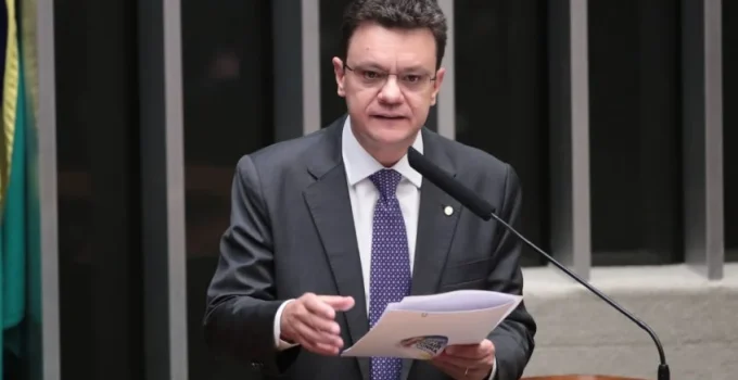 PT aciona Justiça para garantir vaga na Câmara após saída de Odair Cunha para o TCU