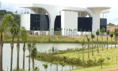 Secretário da Fazenda de Minas demite e depois recua sobre Corregedor-Geral e equipe em ato inédito