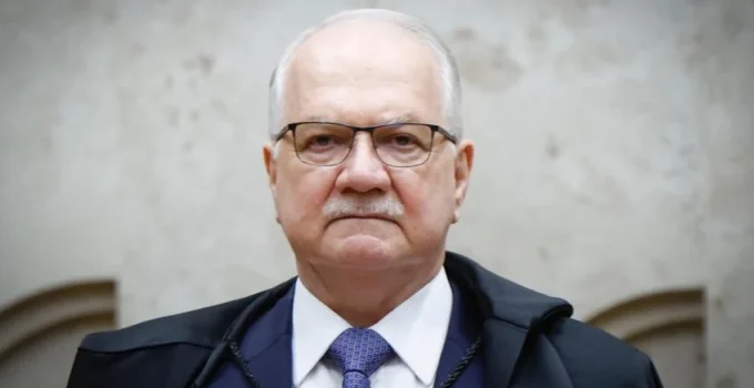 Fachin admite crise no Judiciário e pede autocontenção ao STF
