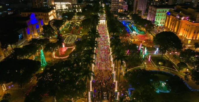 Natal Iluminado em BH: 5 Locais da Capital que Viram Verdadeiros Cartões-Postais da Festa