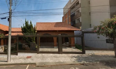 Muro de 13 metros em Passos (MG) gera polêmica e debate sobre direito à privacidade entre vizinhos