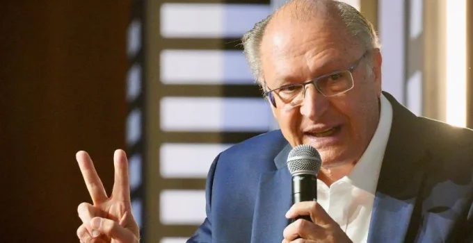 Alckmin adia decisão sobre taxa de importação e diz 'vamos aguardar'