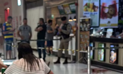 Homem embriagado esfaqueia cliente em shopping de Pouso Alegre, Sul de Minas; incêndio suspeito de crime destrói casa em Varginha