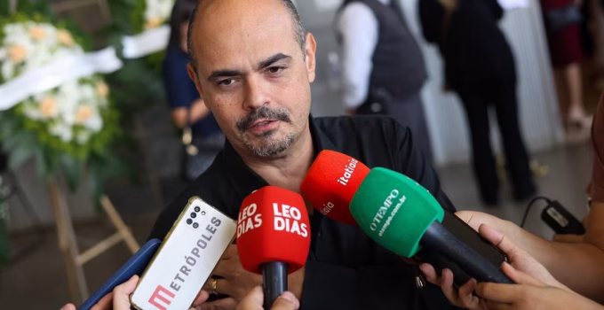 Simões lamenta morte de sogro de sua esposa e destaca legado do ex-deputado Gerardo Renault