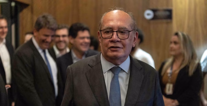 Oposição no Congresso articula impeachment de Gilmar Mendes após pedido de investigação contra Romeu Zema