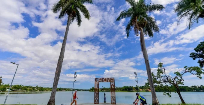 Feriado de Tiradentes em BH: Manhã de Sol dá lugar a Possibilidade de Chuva e Trovoadas à Tarde