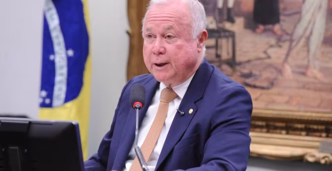 CCJ da Câmara vota nesta quarta parecer sobre fim da escala 6x1