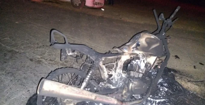 Colisão frontal entre Celta e moto deixa dois em estado grave na MG-133, em Rio Pomba, Zona da Mata mineira