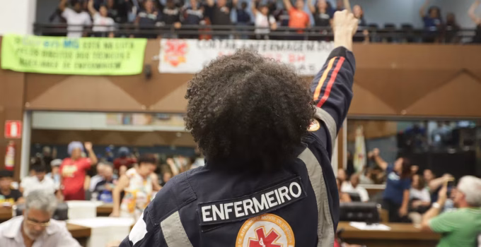 Subsecretário de BH confirma corte de R$ 50 milhões mensais na Saúde e demissão de técnicos do Samu