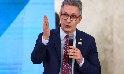 Zema rebate Gilmar Mendes e diz que fala "português de brasileiros simples", diferente do "esnobismo de Brasília"