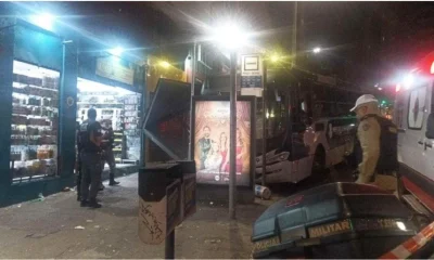 Ônibus desgovernado atinge ponto e deixa quatro feridos em Belo Horizonte