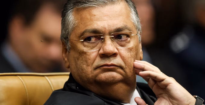 PGR critica decisão de Flávio Dino sobre aposentadoria compulsória e alega interferência no Congresso