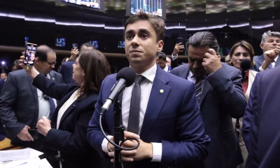 Nikolas Ferreira ataca filho de Bolsonaro e o compara a "toupeira cega"
