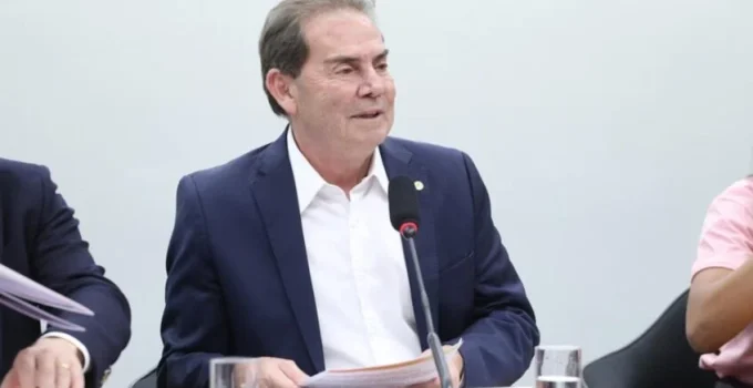 Centrais Sindicais Pedem a Arthur Lira que Paulinho da Força Relate PEC do Fim da Escala 6x1