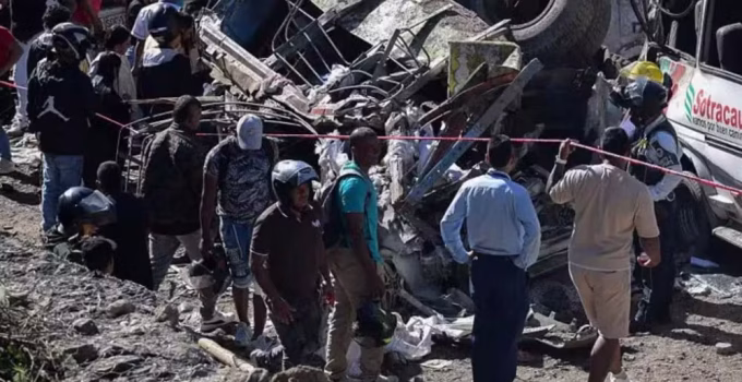 Bomba na Colômbia Mata 14 e Aumenta Tensão Pré-Eleitoral; Dissidentes das Farc são Apontados