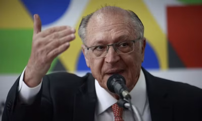 Alckmin vê fim da escala 6x1 como tendência mundial e defende debate no Congresso