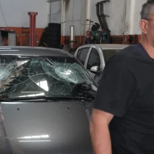 BH: Homem que atropelou ex-patrão em oficina mecânica vira réu por tentativa de homicídio e dano qualificado