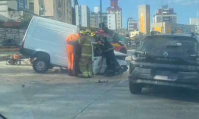 Tragédia na Via Expressa: Motorista morre ao colidir furgão contra poste em Belo Horizonte