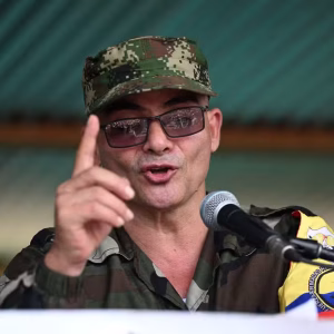 Iván Mordisco: Quem é o líder dissidente das Farc que desafia o governo colombiano e é comparado a Pablo Escobar
