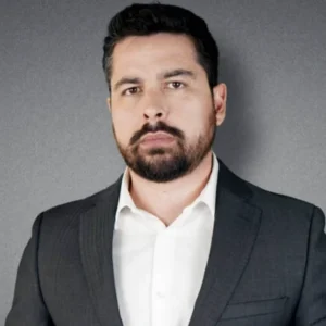 Governo dos EUA Ignora Pedido Brasileiro para Notificar Blogueiro Ligado a Eduardo Bolsonaro