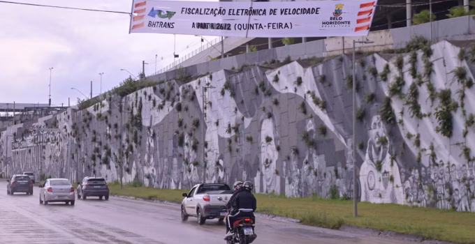 Via Expressa em BH Ganha Motofaixa Experimental para Aumentar Segurança de Motociclistas