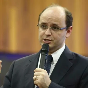 Rossieli Soares é exonerado da Educação em Minas; governo cita investigação preliminar da CGE