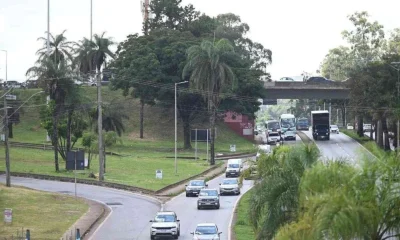 Óleo na Luiz Paulo Franco: Derramamento Causa Caos e Risco de Acidentes no Belvedere, BH