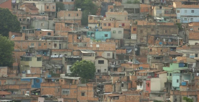 Megaoperação Conjunta das Forças de Segurança Atinge a Pedreira Prado Lopes em BH Contra o Crime Organizado