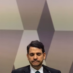 Senado Rejeita Nome para STF Após 132 Anos, Derrubando Indicação de Lula e Criando Tensão com Congresso