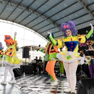 Fim de Semana Gratuito em Contagem: Missa do Trabalhador, Exposição, Yoga e Shows Agitam a Cidade