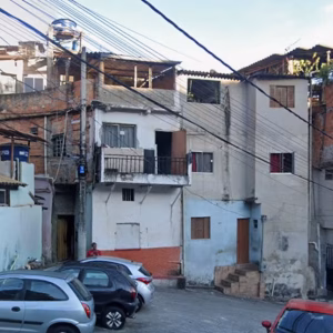 Madrinha e companheiro presos após menina de 6 anos sofrer abuso sexual no Cabana do Pai Tomás, em BH; suspeito é agredido por vizinhos
