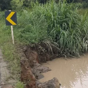 MGC-369: Interdição total entre Santana do Jacaré e Campo Belo afeta tráfego no Centro-Oeste mineiro