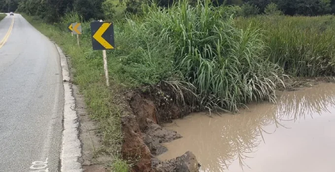 MGC-369: Interdição total entre Santana do Jacaré e Campo Belo afeta tráfego no Centro-Oeste mineiro