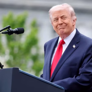 Ataques de Trump à Europa Aprofundam Tensões e Geram Incertezas nas Relações Transatlânticas