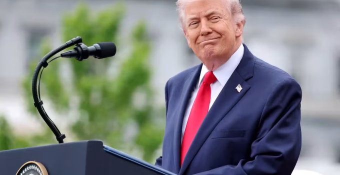 Ataques de Trump à Europa Aprofundam Tensões e Geram Incertezas nas Relações Transatlânticas