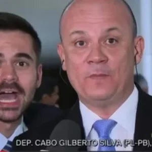 Assessor de André Janones é exonerado após xingar deputado em entrevista na Câmara