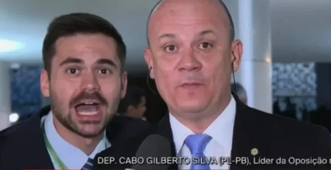 Assessor de André Janones é exonerado após xingar deputado em entrevista na Câmara