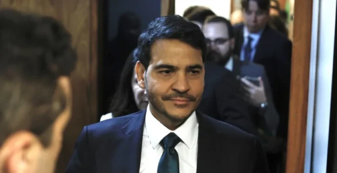 Messias deve seguir no governo após derrota no STF; futuro ainda será definido