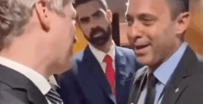 Deputado chama Comandante do Exército de "frouxo" em embate no Congresso