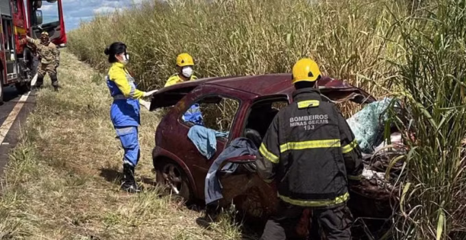 Jovem de 28 anos morre em colisão frontal com caminhão na MGC-497, em Uberlândia