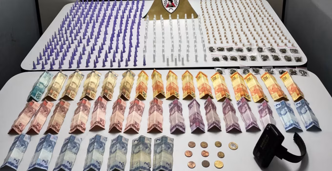 Dupla é Presa com Arsenal de Drogas Após Perseguição Policial no Centro de BH