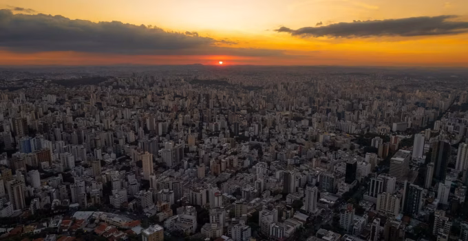Previsão do Tempo em BH: Segunda-feira (4) terá sol entre nuvens e mínima de 16°C