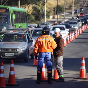 Avenida João César de Oliveira em Contagem: Interdição para Obras do SIM Afeta Trânsito a Partir Desta Terça (5)