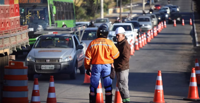 Avenida João César de Oliveira em Contagem: Interdição para Obras do SIM Afeta Trânsito a Partir Desta Terça (5)