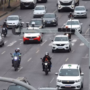 Mais 22 Radares para Flagrar Avanço de Semáforo Entram em Operação em Belo Horizonte