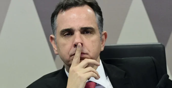 Rodrigo Pacheco fixa prazo para decidir candidatura ao governo de Minas e mantém suspense sobre 2026