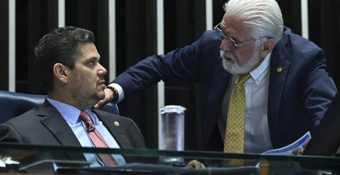 Jaques Wagner: Relação com Alcolumbre 'estremeceu' após derrota de indicado de Lula para o STF